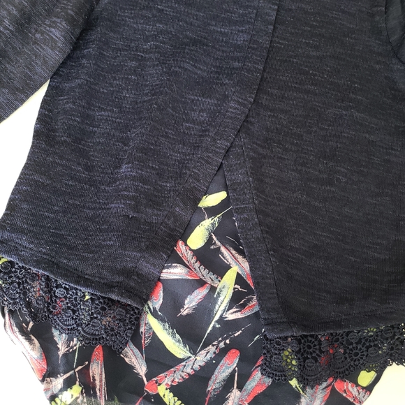 Long sleeve "Layered" Top (4/5) - Picture 3 of 5